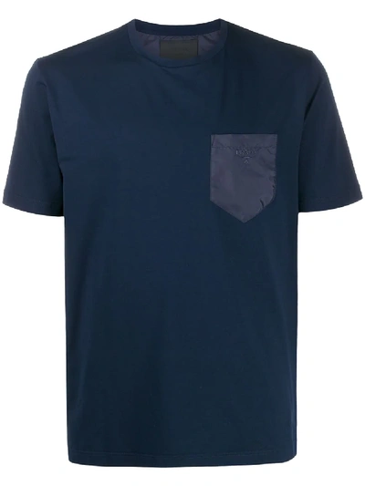 Shop Prada T-shirt Mit Kontrasttasche In Blue