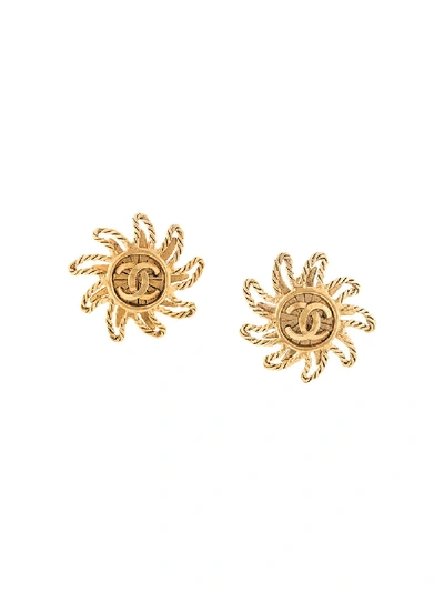 Pre-owned Chanel 1994 Autumn Sun Motif Earrings In Gold