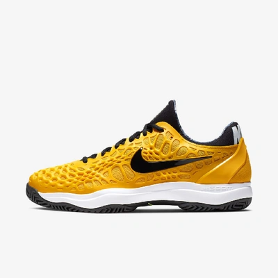 Descongelar, descongelar, descongelar heladas Radar Accesible Nike Court Zoom Cage 3 Men's Hard Court Tennis Shoe In University Gold |  ModeSens