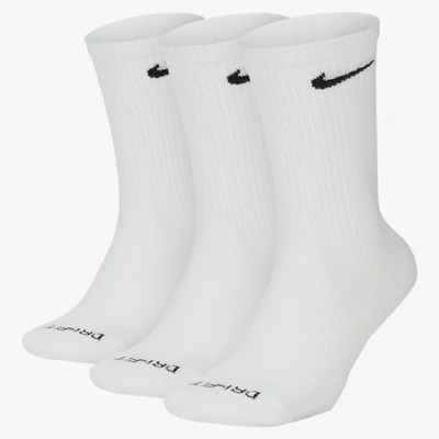 Shop Nike Unisex Everyday Plus Cushioned Training Crew Socks (3 Pairs) In White