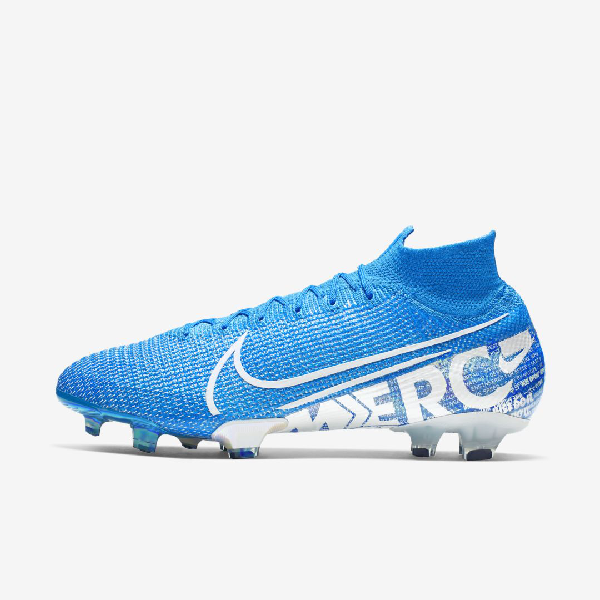 Nike Junior Mercurial Superfly 7 Academy IC Soccer Shoe.