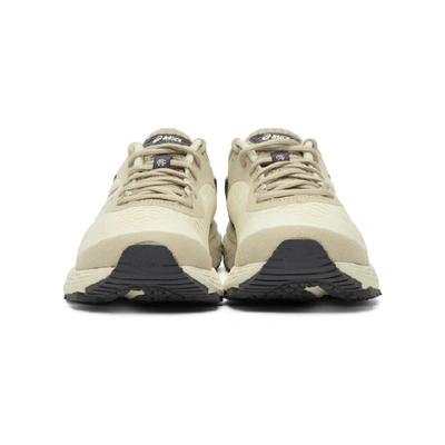 ASICS 灰白色 AND 灰色 REIGNING CHAMP 联名 GEL-KAYANO 25 运动鞋