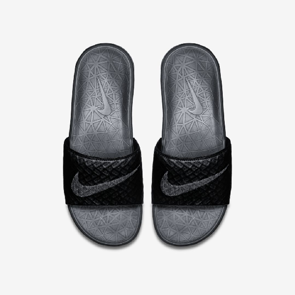 nike benassi 2 slides