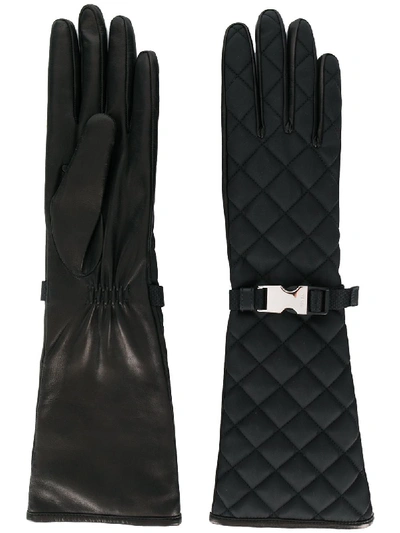 Shop Prada Clip Quilted Gloves In Schwarz