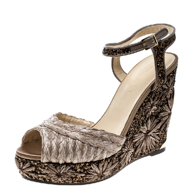 Pre-owned Jimmy Choo Light Mocha Raffia And Embroidered Coarse Glitter Perla Peep Toe Wedge Sandals Size 40 In Brown