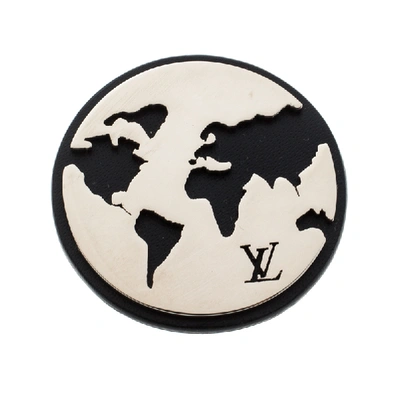 Pre-owned Louis Vuitton Cut Out World Map Leather Silver Tone Pin Brooch In Grey