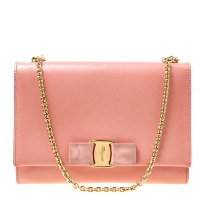 Pre-owned Ferragamo Peach Leather Vara Bow Chain Clutch In Pink