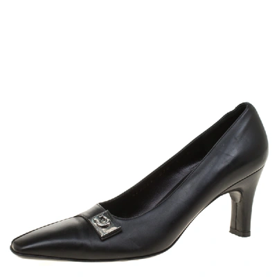 Pre-owned Ferragamo Black Leather Buckle Detail Pumps Size 35.5