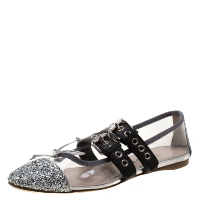 Pre-owned Miu Miu Metallic Silver Glitter And Pvc Bow Buckle Detail Strappy Ballet Flat Sandals Size 38