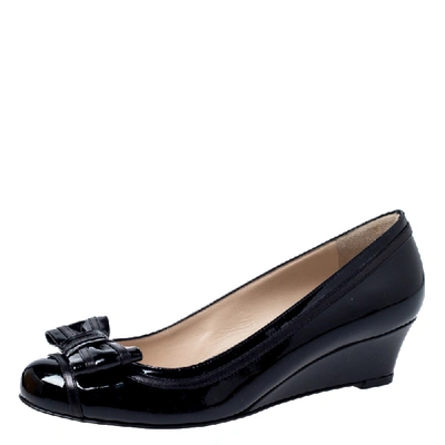 Pre-owned Fendi Black Patent Leather Bow Detail Wedge Pumps Size 38.5