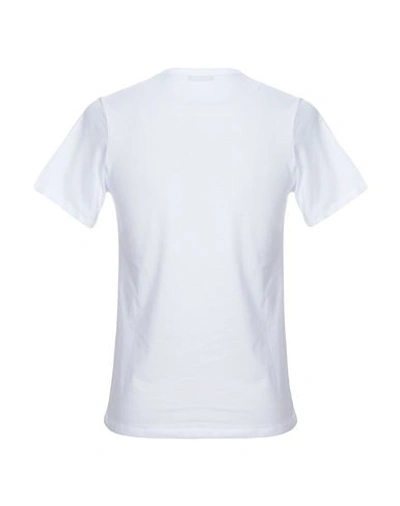 Kaos T-shirts In White