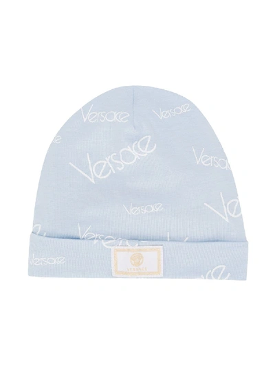 Shop Young Versace Logo-print Medusa Head Beanie In Blue