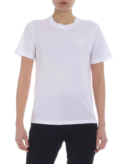Shop Mcq By Alexander Mcqueen Mcq T-shirt In White With Swallow