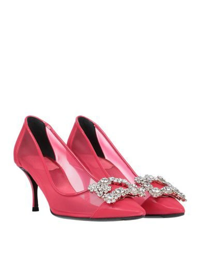 Roger Vivier Pumps In Fuchsia