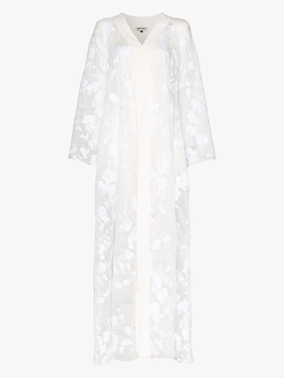 Shop Masterpeace Kimono Mit Blumenmuster In White