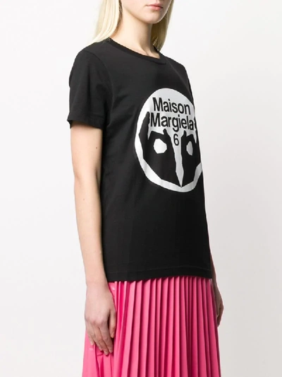 Shop Mm6 Maison Margiela T-shirt Mit Logo-print In Black