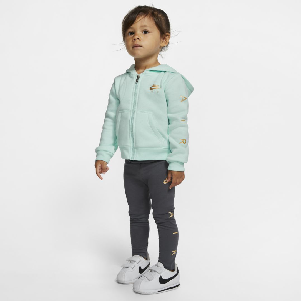nike hoodie and leggings