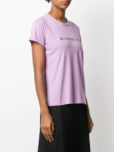 Shop Givenchy T-shirt Mit Logo In Purple