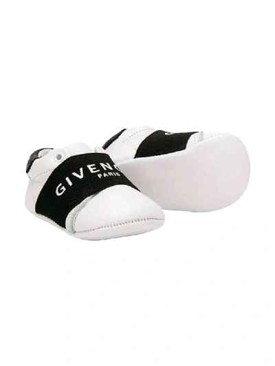 Shop Givenchy White Newborn Shoes In Bianco