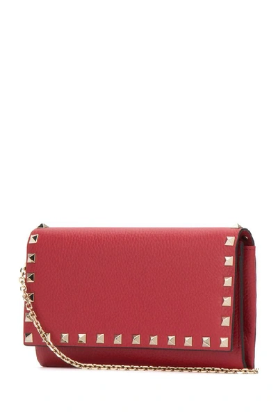 Shop Valentino Garavani Rockstud Chain Wallet In Red