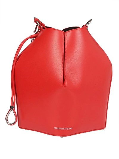 Shop Alexander Mcqueen Chained Classic Shoulder Bag In Red