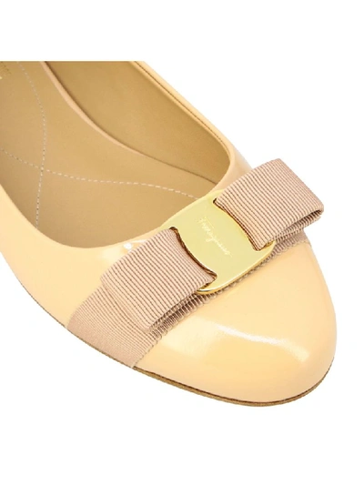 Shop Ferragamo Ballet Flats In Patent Leather In Nude