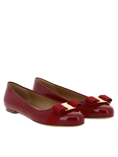 Shop Ferragamo Ballet Flats In Patent Leather In Red