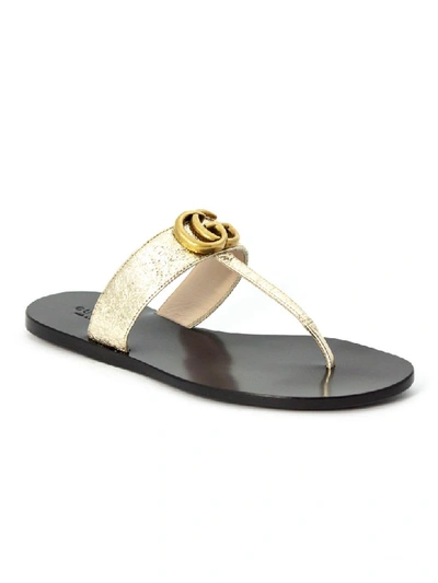 Shop Gucci Metallic Gold Leather Thong Sandal In Platino