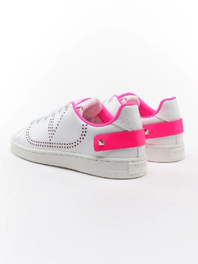 Shop Valentino Sneaker Backnet In Bianco/fuxia Fluo