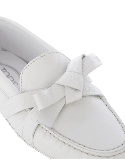 Shop Tod's Mocassini Donna Tods In Pelle In Bianco