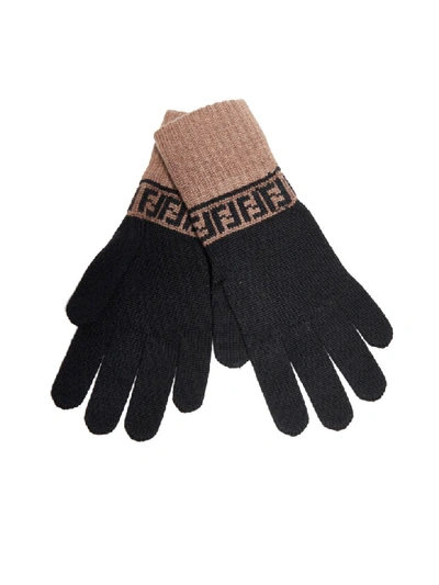 Shop Fendi Gloves In Nero Zucca