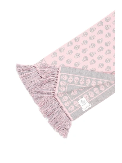 Shop Alexander Mcqueen Extra Large Skull Scarf In Pink Medium Grey (pink)