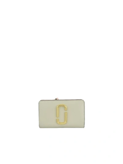 Shop Marc Jacobs Snapshot Compact Wallet In Beige