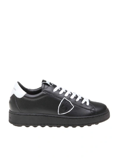 Shop Philippe Model Madeleine Sneakers In Black Leather In Black/white
