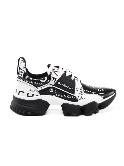 Shop Givenchy Jaw Low Sneaker In Black/white