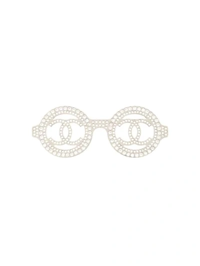 Pre-owned Chanel 2017 Rhinestone Glasses Motif Brooch In Silver