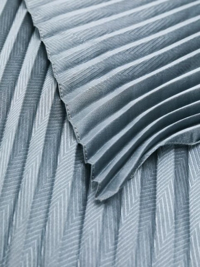 Shop Emporio Armani Schal Im Metallic-look In Grey