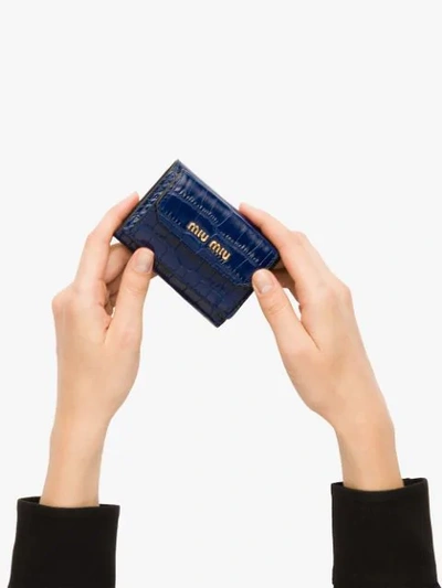 Shop Miu Miu Logo Plaque Crocodile-effect Wallet In Blue