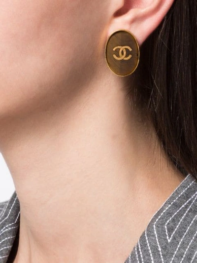 Pre-owned Chanel 1995 Oval Cc Clip-on Earrings In Brown