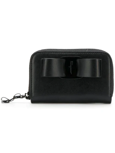 Shop Ferragamo Vara Bow Zipped Cardholder In Black