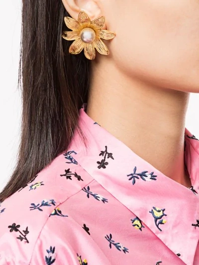 Shop Aurelie Bidermann Primavera Daisy Pearl Earrings In Gold