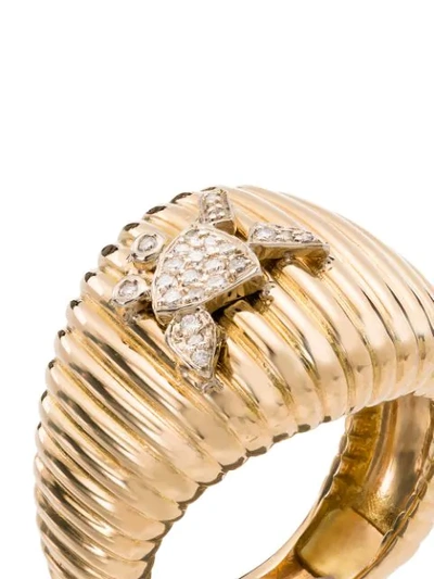 Shop Yvonne Léon 18kt Yellow Gold Diamond Crab Ridge Ring