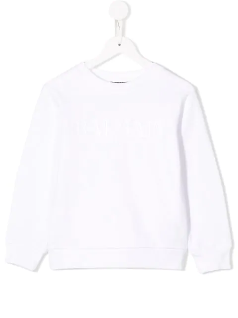 white hoodless sweatshirt