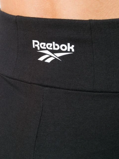 Shop Reebok Radlerhose Mit Logo-print In Black