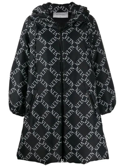 Shop Valentino Steppmantel Mit Logo-print - Schwarz In Black