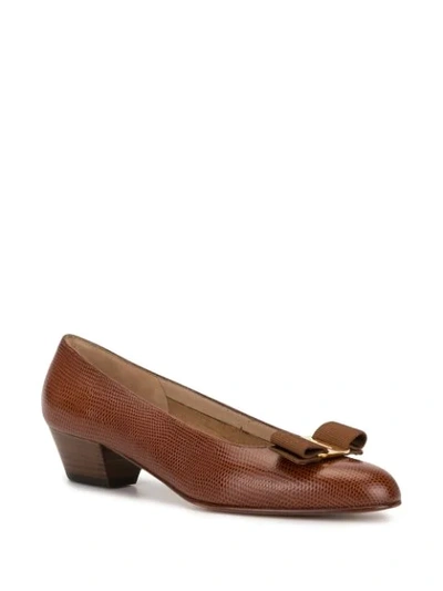 Pre-owned Ferragamo Vara Bow Pumps In Brown