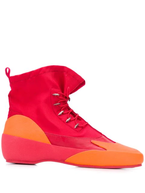 camper red boots
