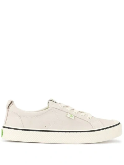 Cariuma Oca Low Stripe Off White Suede Sneaker In Grey