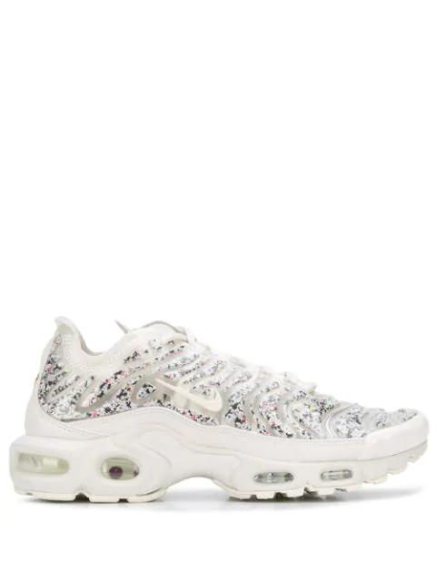 view more detail nike air max plus
