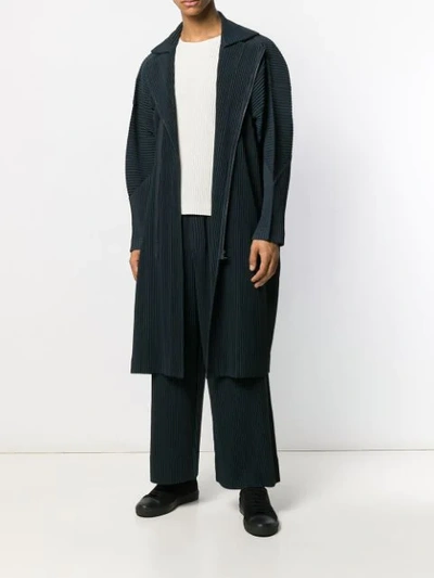 Issey Miyake Plissierter Mantel Mit Reissverschluss In Blue